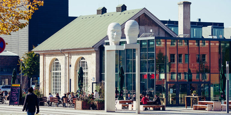 Die Adlershofer Köpfe und das Forum Adlershof