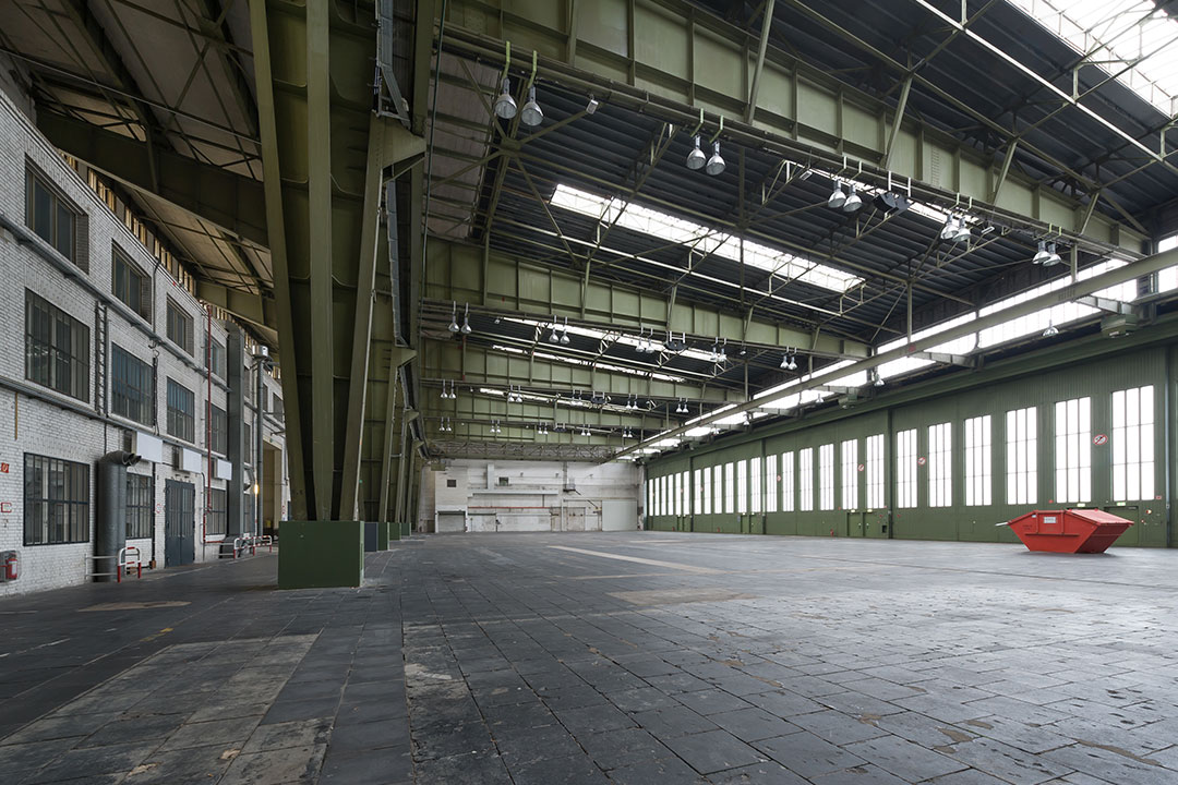 Zukunftsort Tempelhof: Leere Lagerhalle
