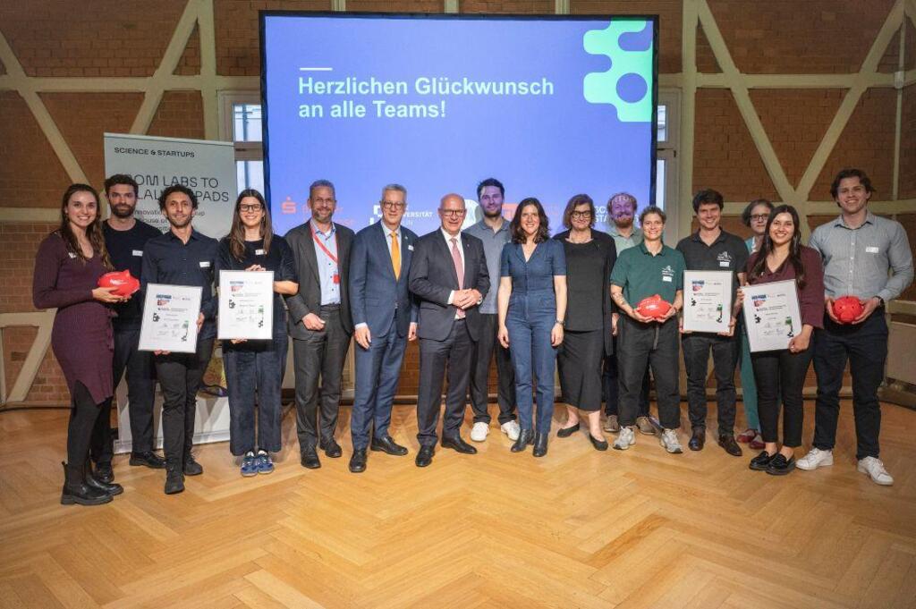 Die Preisträger*innen des Gründungspreises der Berliner Sparkasse von Science & Startups. Bildquelle: Bernd Wannenmacher